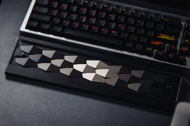 Dragon Scale Wrist Rest 65% - Silicone Connector Version