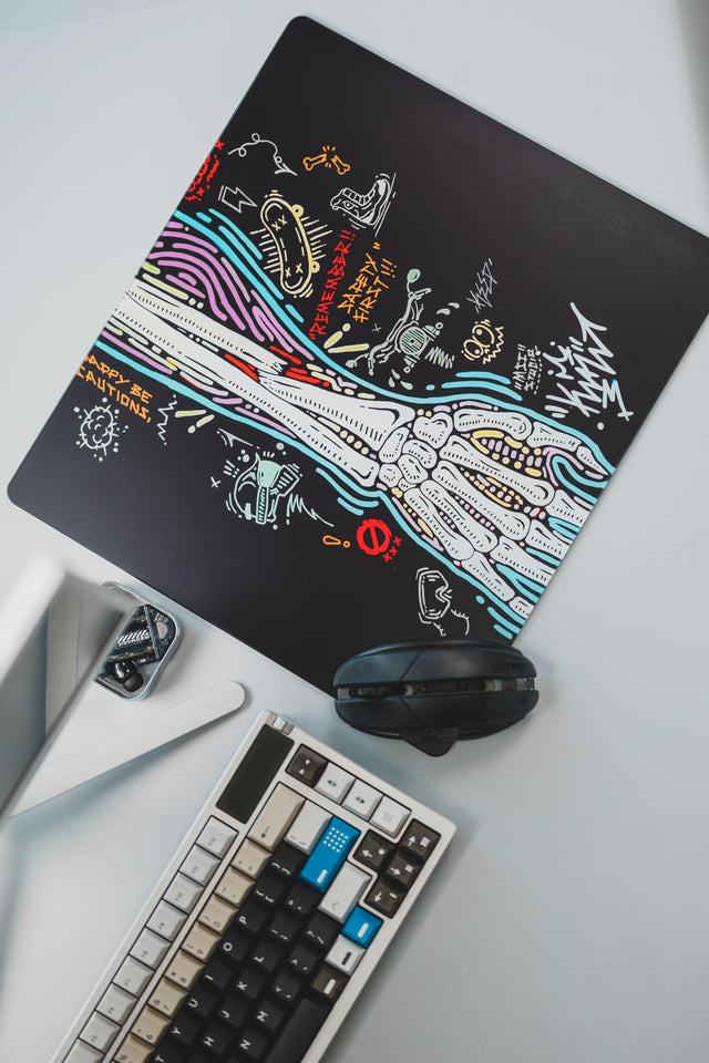 LeleDesign Curation Tempered Glass Pad（feat. 菇髅|裂缝）