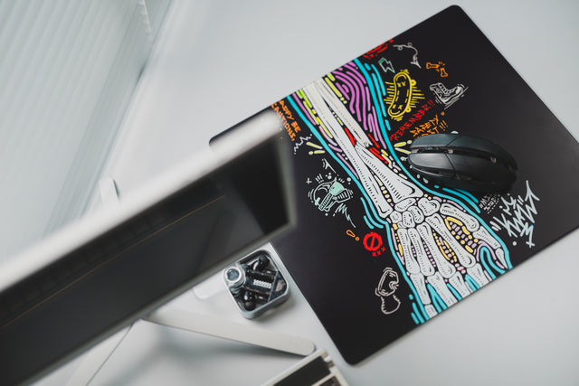 LeleDesign Curation Tempered Glass Pad（feat. 菇髅|裂缝）