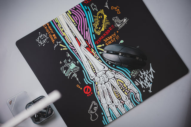 LeleDesign Curation Tempered Glass Pad（feat. 菇髅|裂缝）