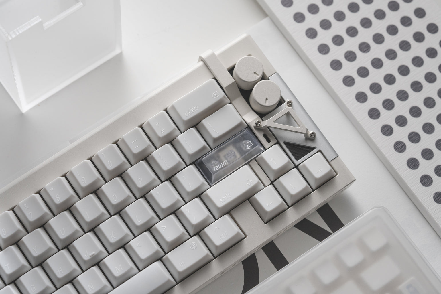 LeleLab Hokkaido White material and printed legend detail
